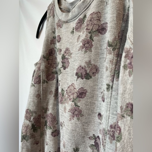 Cold shoulder top - Picture 3 of 6